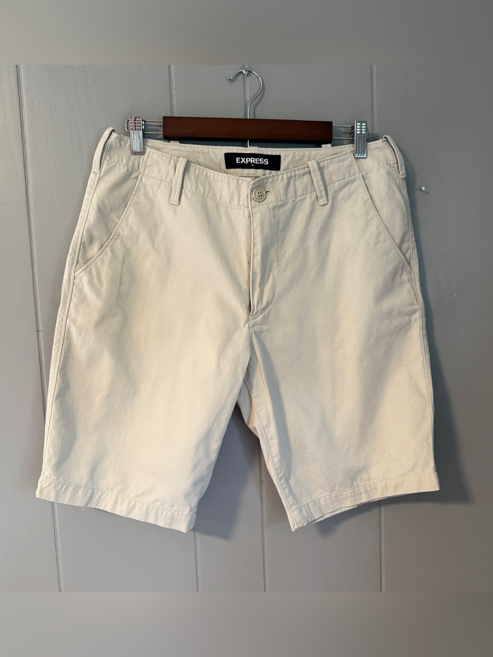 Express Men’s Khaki Shorts Classic 10” inseam Size 30